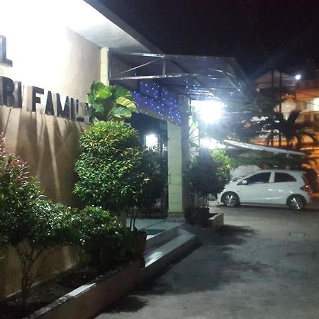 Bahari Family Hotel Bitung 外观 照片