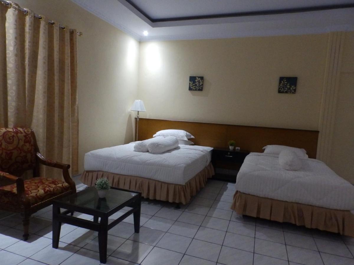 Bahari Family Hotel Bitung 外观 照片