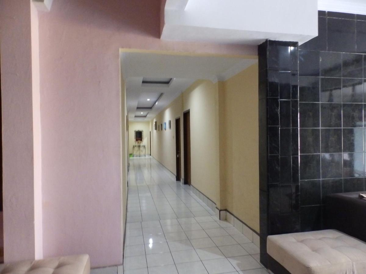 Bahari Family Hotel Bitung 外观 照片